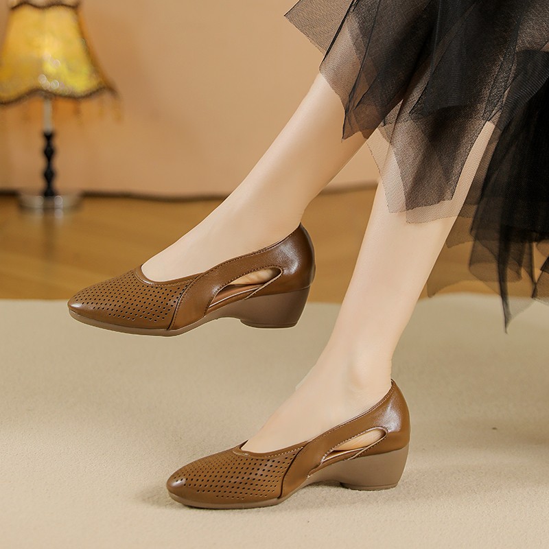 รองเท้าส้นเตารีดผู้หญิง รองเท้ - Leather Work Outfit บทวิจารณ์และราคา