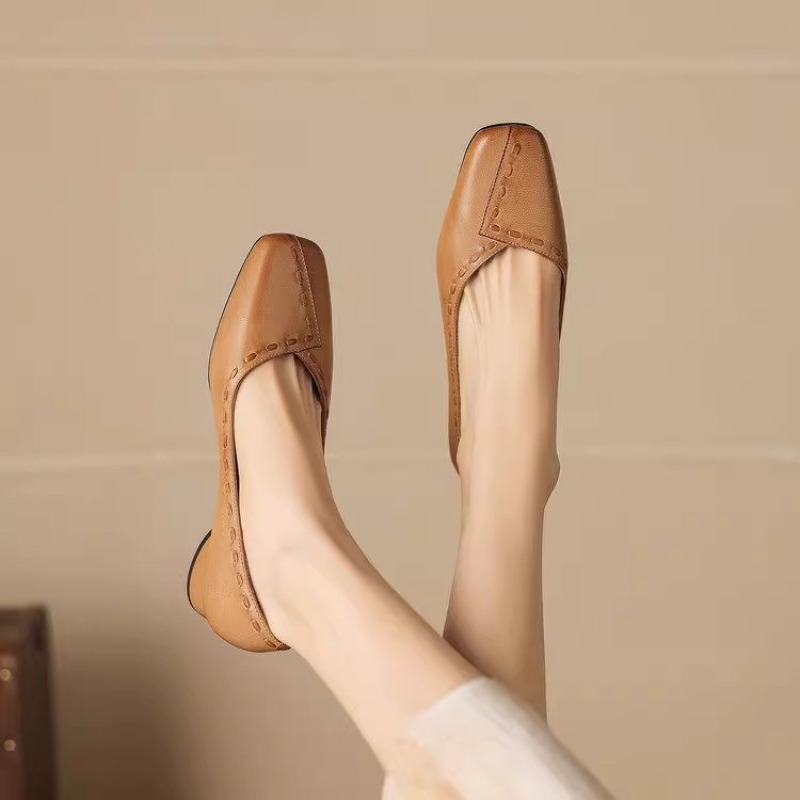 รองเท้าส้นเตี้ยทรงเหลี่ยมแบบสว - Leather Work Outfit บทวิจารณ์และราคา